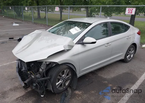 2017 Hyundai Elantra Se z USA, uszkodzony, nr VIN KMHD84LF1HU370228